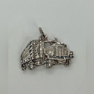 Vtg 925 Sterling Silver Semi Truck Kenworth Peterbilt Mac Trucks Pendant